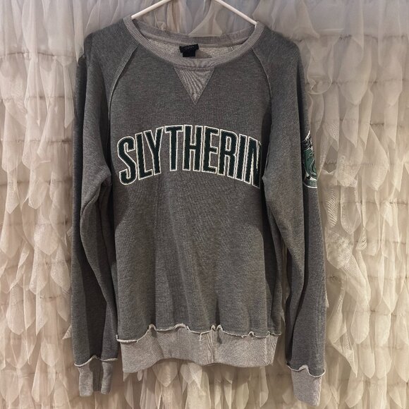 The Wizarding World of Harry Potter Slytherin Sweatshirt - Size Medium - Picture 1 of 6